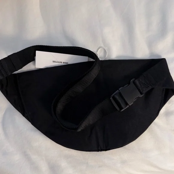 Urban Outfitters Crescent Fanny Pack - Picture 3 of 4